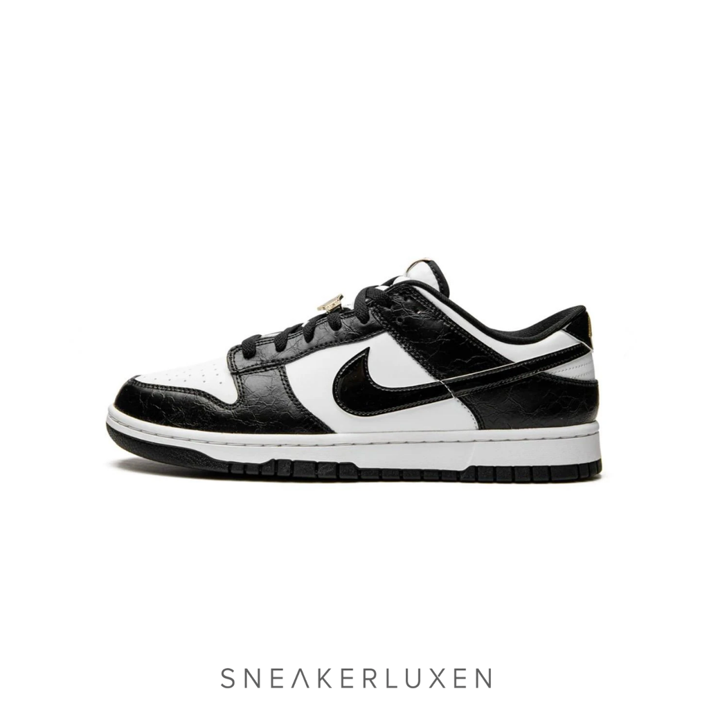 NİKE DUNK LOW "WORLD CHAMPS - BLACK WHITE"