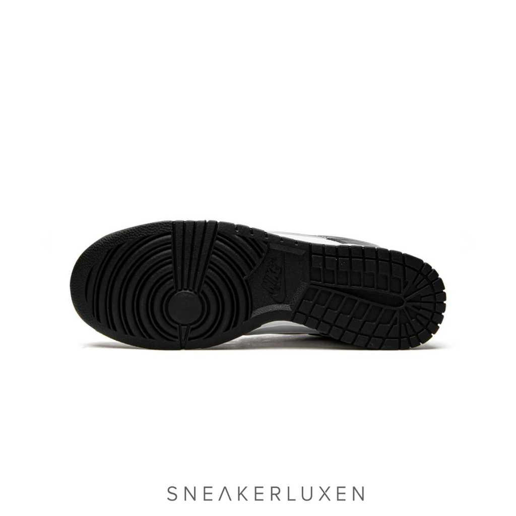 NİKE DUNK LOW "WORLD CHAMPS - BLACK WHITE"