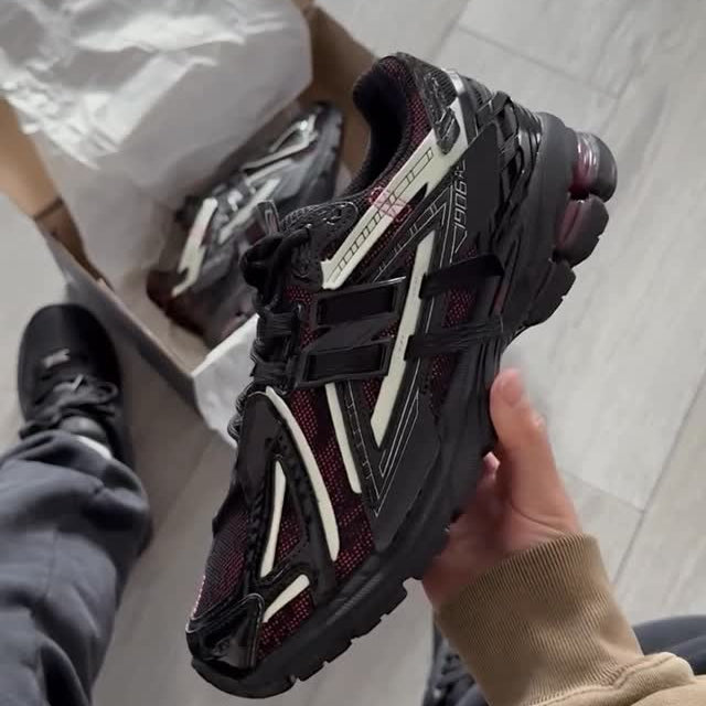 New Balance 1906A Dragon Berry